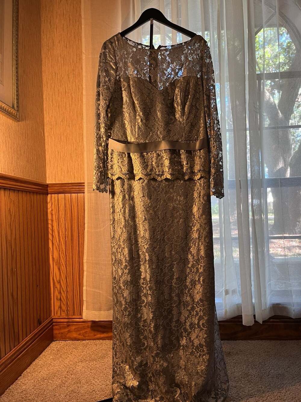 Cache evening gown Size 16 Gray Lace Overlay
